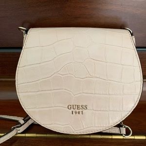 Guess light pink crossbody purse